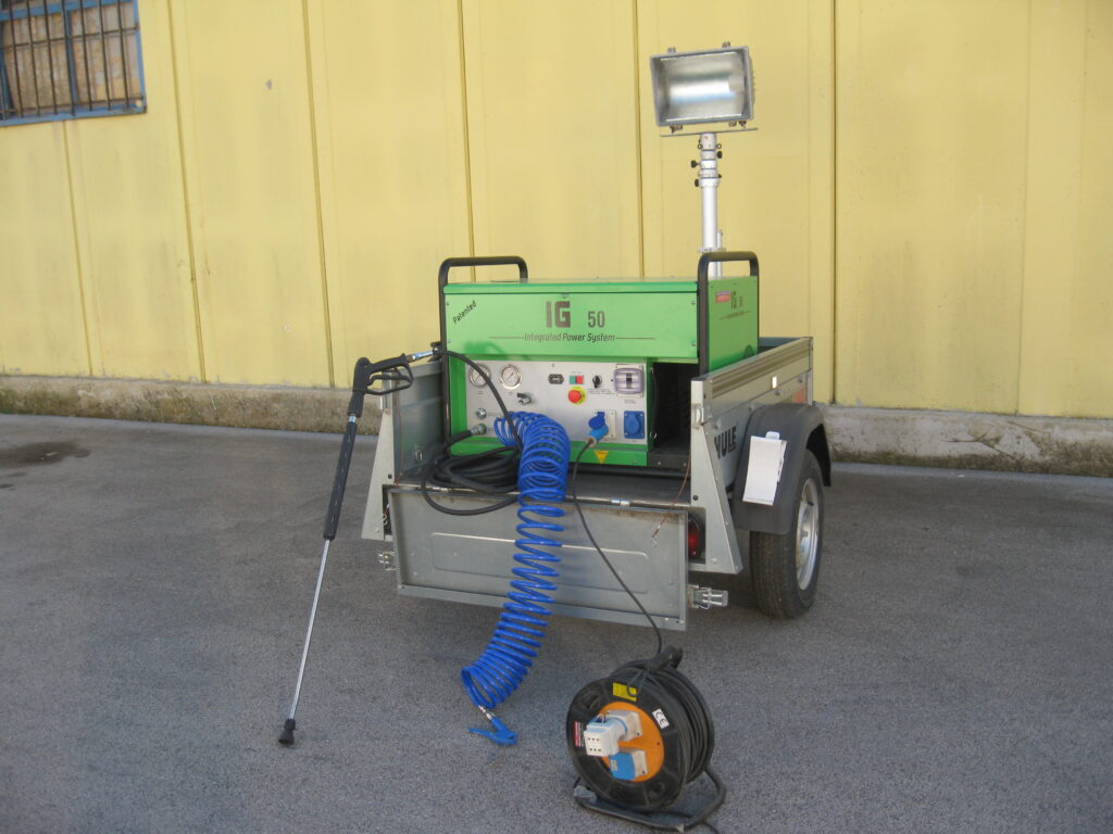 Allestimento professionale veicoli da lavoro realizzato su Hyundai H350 con moduli di contenimento attrezzature per aziende di assistenza tecnica